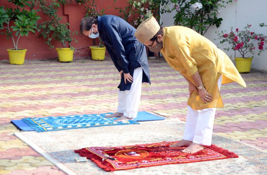 Union Minister for Minority Affairs Mukhtar Abbas Naqvi offering Namaz 