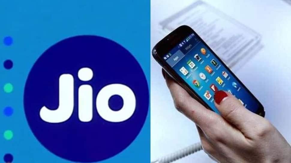 THIS Reliance Jio pack will offer free 300 minutes amid COVID-19 pandemic