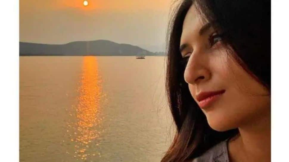 Divyanka Tripathi posts &#039;on location&#039; pictures from Cape Town