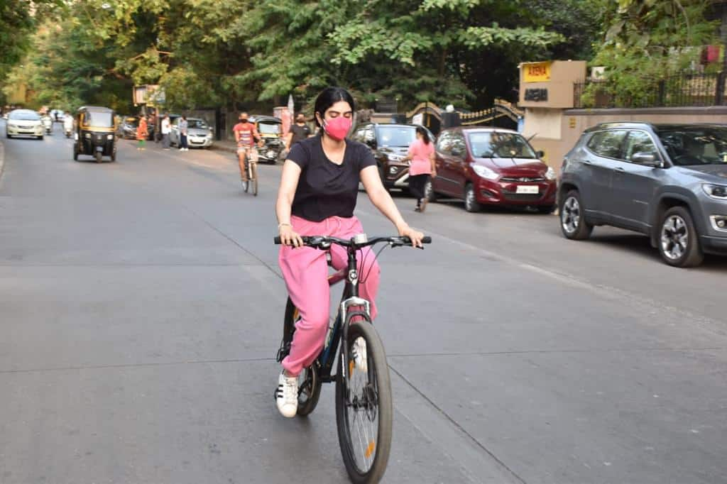 Khushi Kapoor looks super-comfy during her cycling session