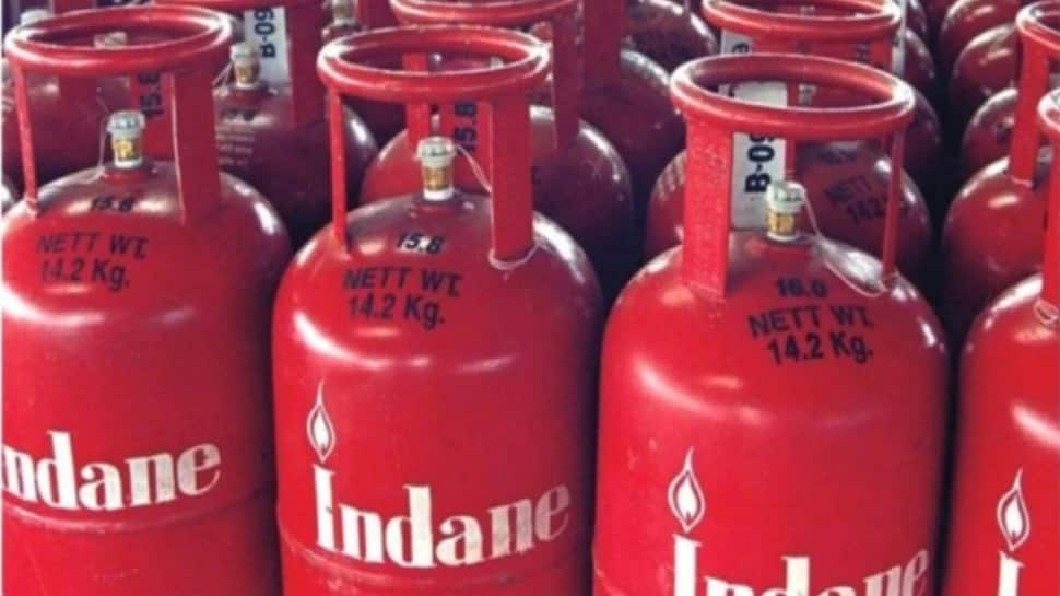 Paytm’s bumper deal! Get an LPG cylinder at just Rs 9, here’s how 