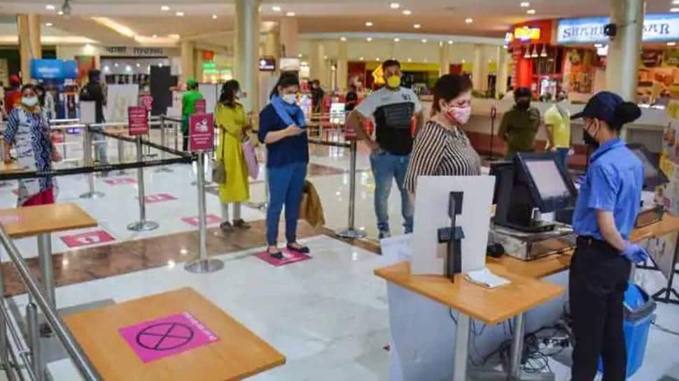 Karnataka doctor refuses to wear mask at mall, calls it &#039;foolish rules&#039;