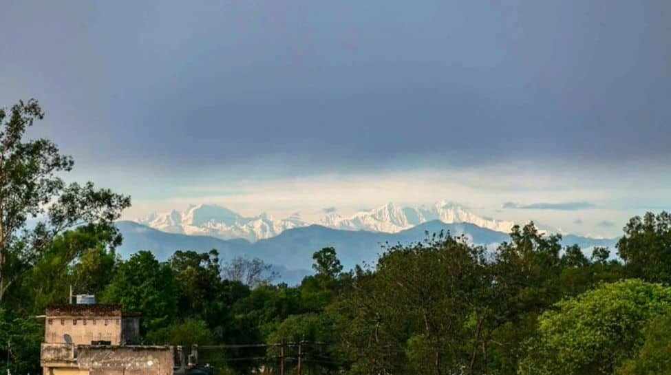 Himalayas visible from UP&#039;s Saharanpur as pollution levels dip, see amazing pics