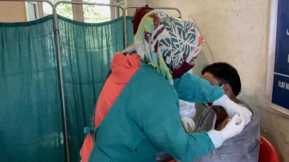 COVID-19: Shopian becomes first J&K district to vaccinate all above 45