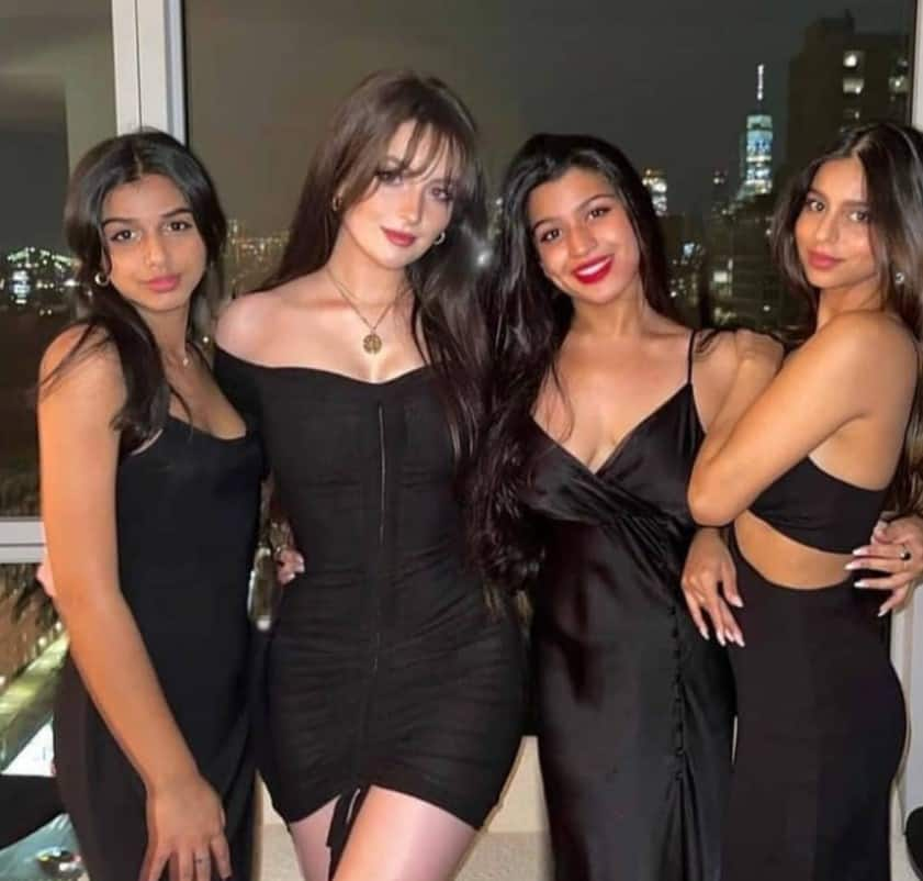 Suhana is often spotted with her gal pals