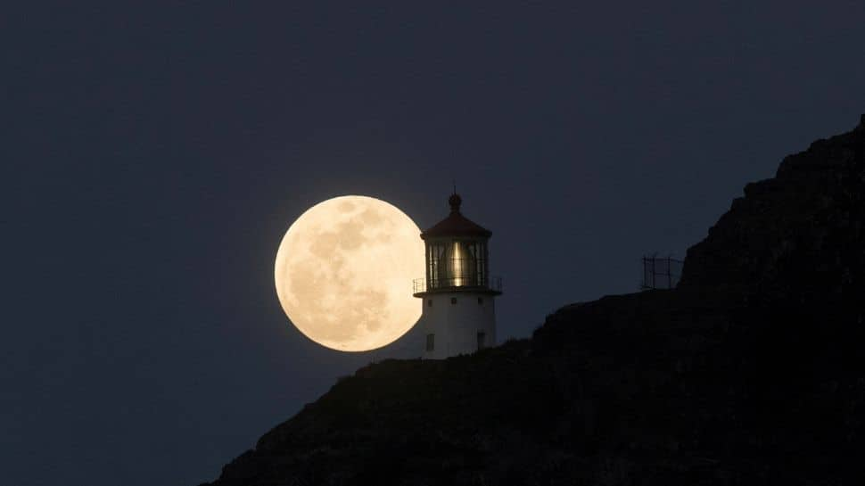 Super Flower moon in Honolulu