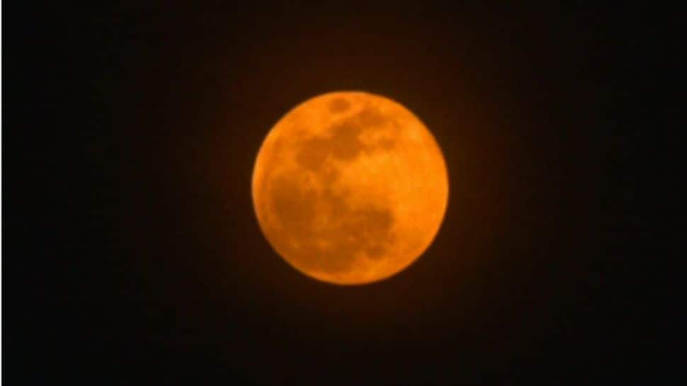 Red moon!
