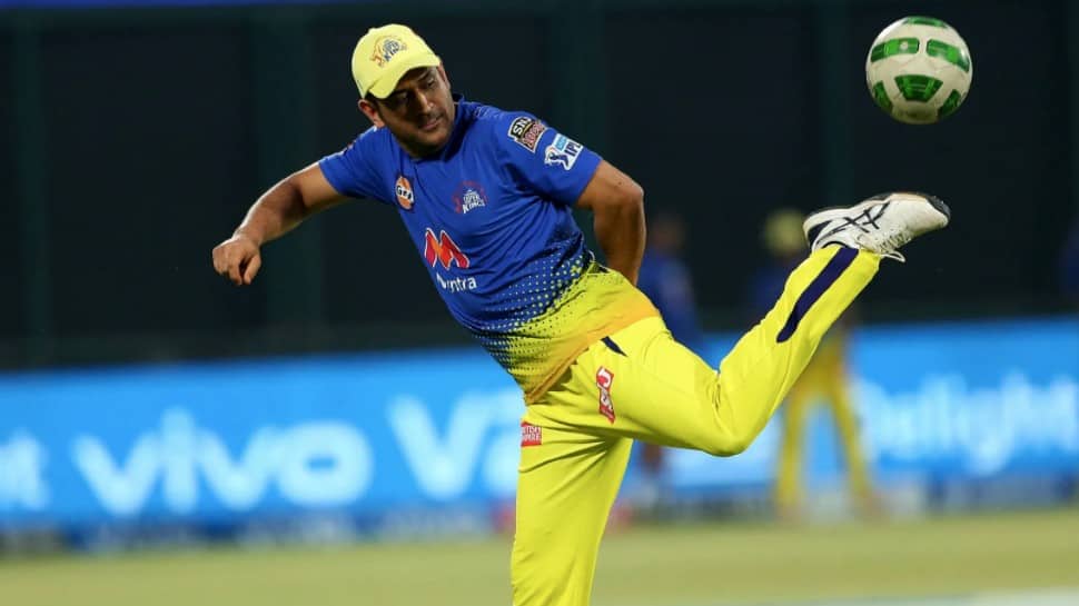 IPL 2021 suspension: CSK skipper MS Dhoni pampers his horse at home, Watch