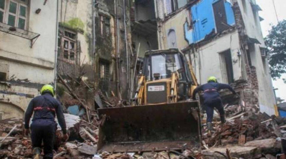 Two killed, six injured in Varanasi building collapse, PM Narendra Modi calls DM