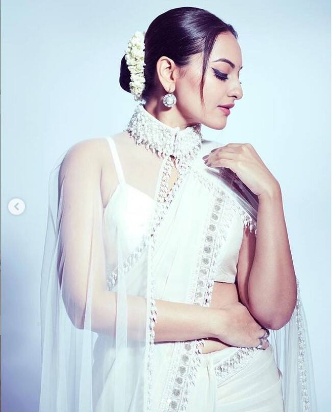 Sonakshi’s on point make-up hacks!