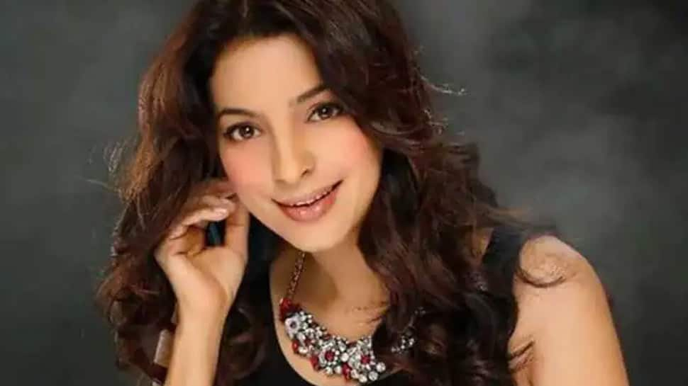 Juhi Chawla Xxx Video - Juhi Chawla clarifies that her suit is not anti-5G technology, seeks info  on safety issues | People News | Zee News