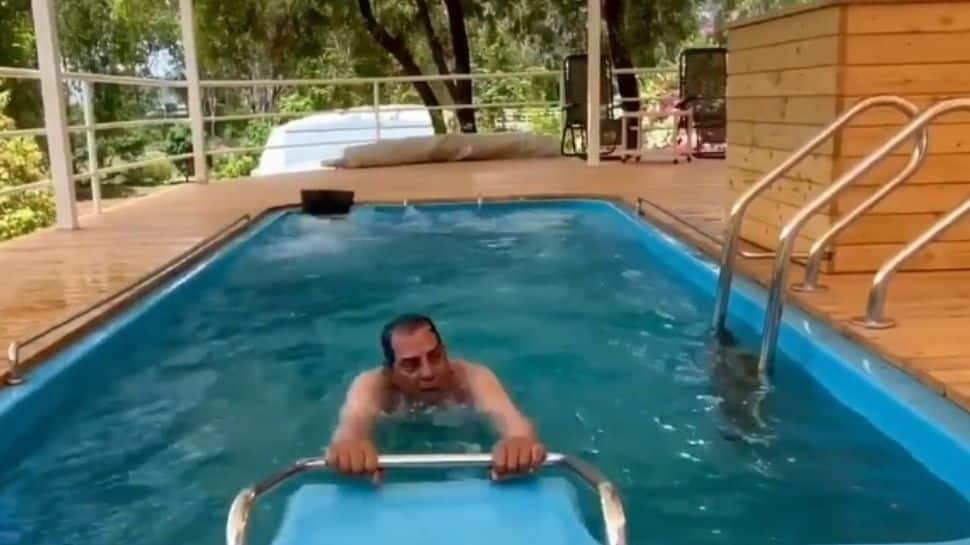 Dharmendra takes to water aerobics, yoga and light exercise