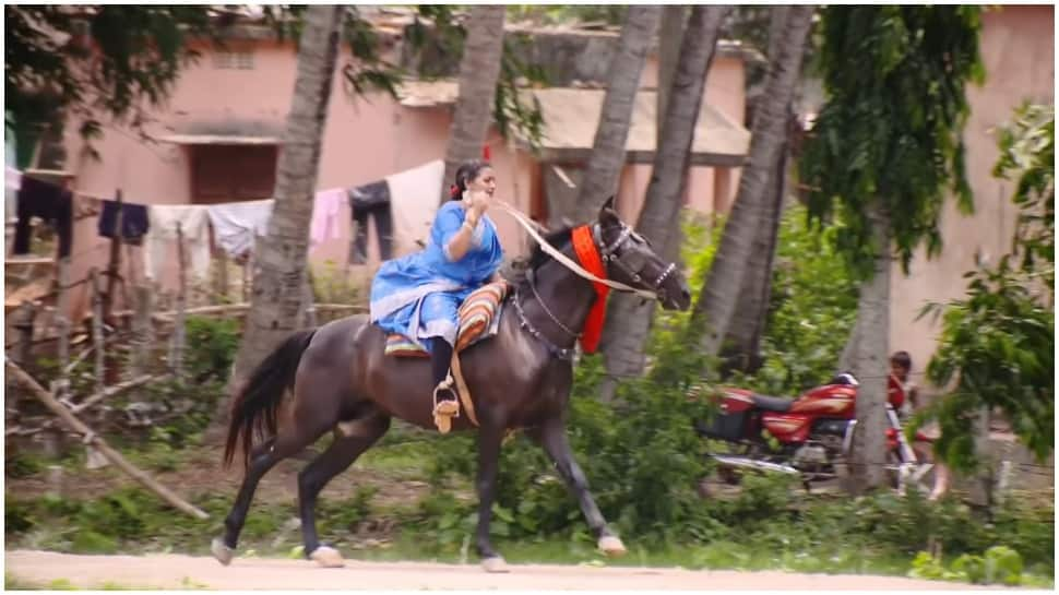 Video of woman riding horse wearing saree goes viral, leaves netizens amazed