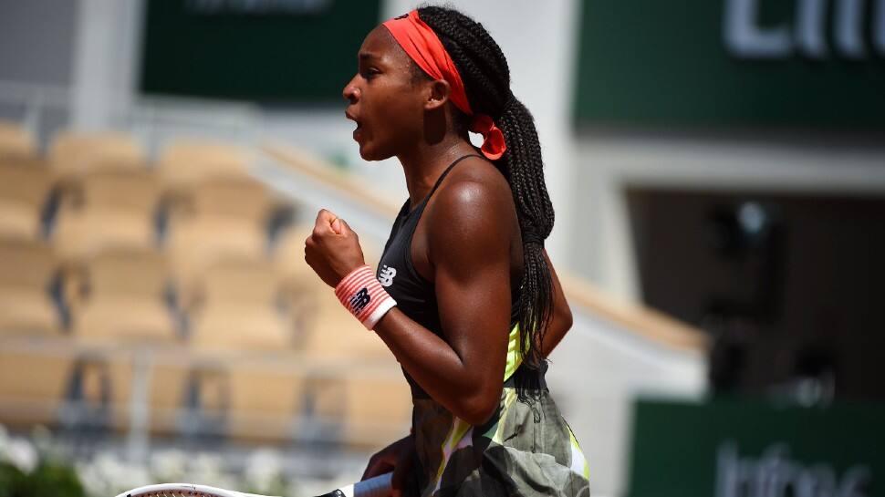 American Coco Gauff celebrates her French Open 2021 fourth round win over Ons Jabeur at Roland Garros in Paris. (Source: Twitter)