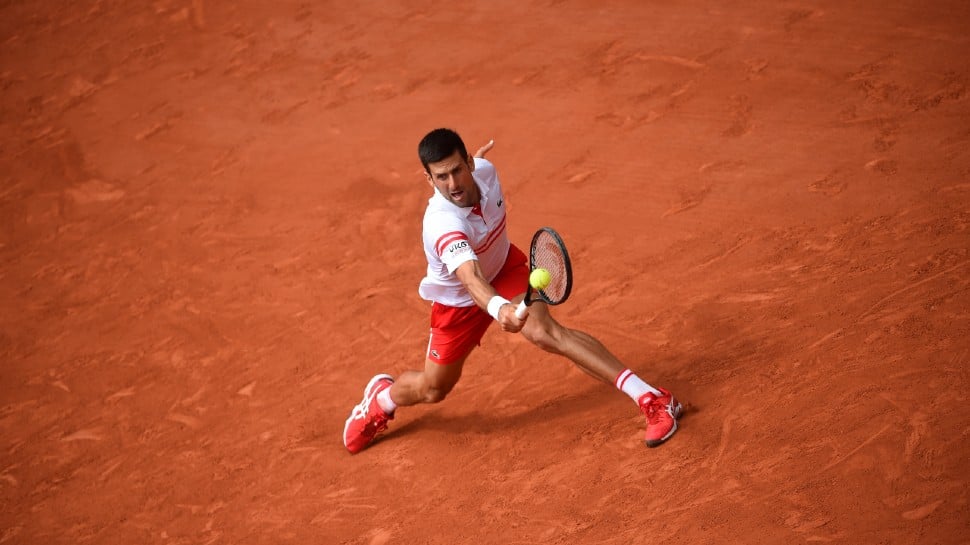 World No. 1 Novak Djokovic fights back against Lorenzo Musetti of Italy in their French Open 2021 fourth round at Roland Garros in Paris. (Source: Twitter)