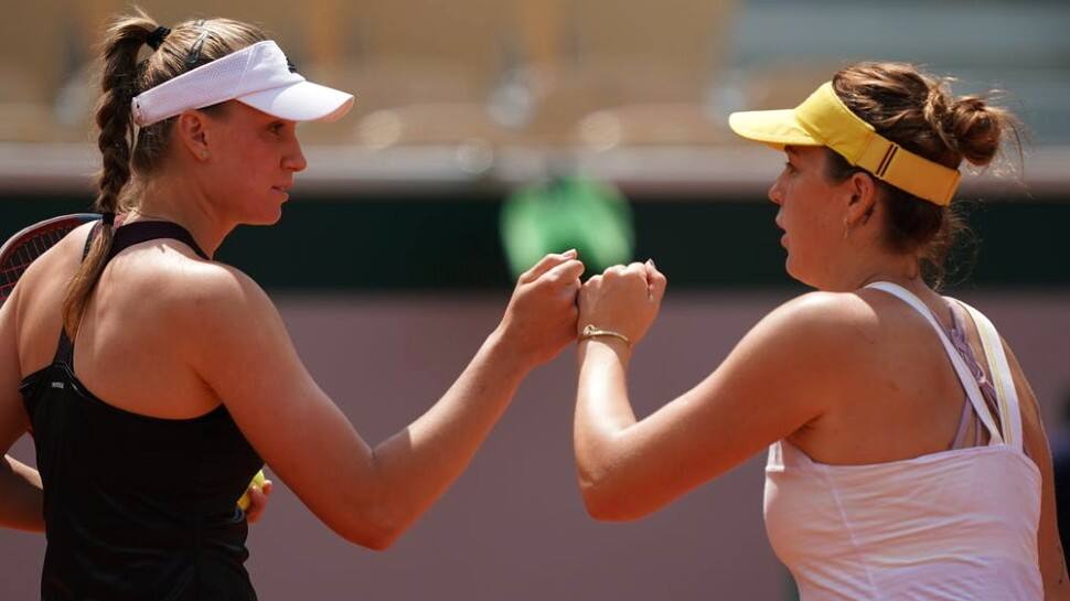 Elena Rybakina, who sent Serena Williams packing, teamed up with Anastasia Pavlyuchenkova to defeat 3rd seed Demi Schuurs and Nicole Melichar in French Open women's doubles third round. (Source: Twitter)