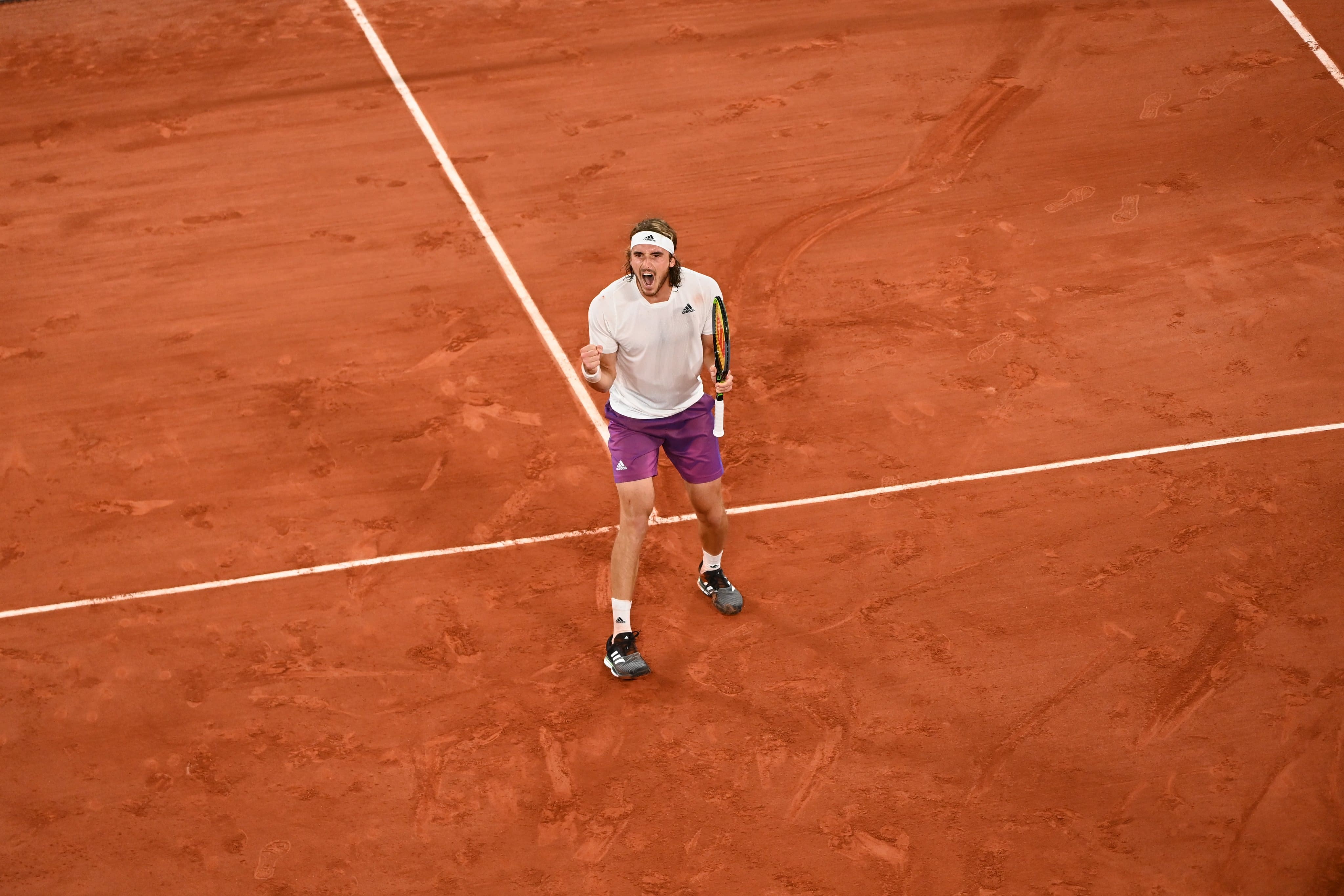 French Open: Stefanos Tsitsipas sends No. 2 Daniil Medvedev packing, books semis berth