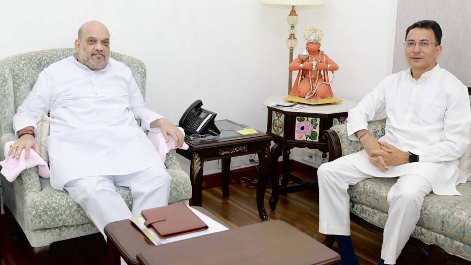 Amit Shah welcomes Jitin Prasada into BJP 