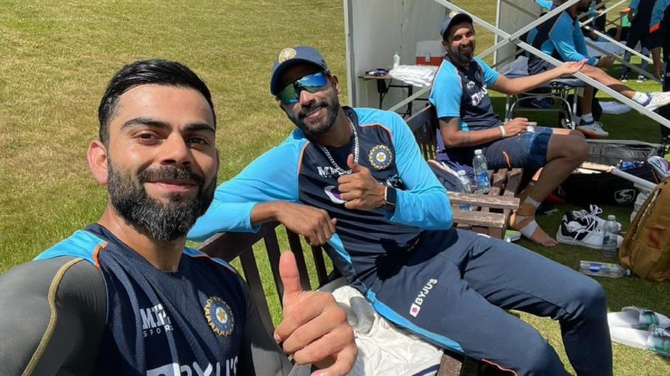 &#039;These quicks are dominating&#039;: Virat Kohli clicks selfie with Ishant Sharma and Mohammed Siraj ahead of WTC final