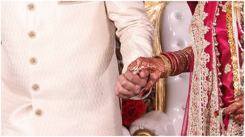 Bizarre! Groom fails to pronounce Urdu words during nikah, his PAN card leaves bride&#039;s parents shocked