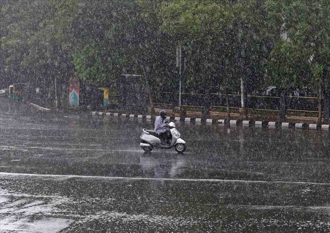 Bengaluru receives heavy rains