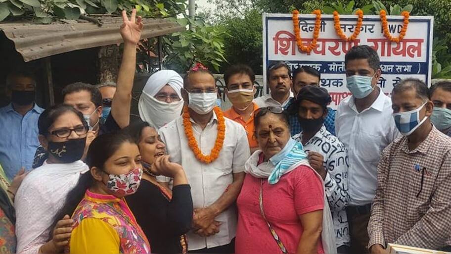 AAP MLA inaugurates speed breaker in Delhi, netizens ask 'first one in ...
