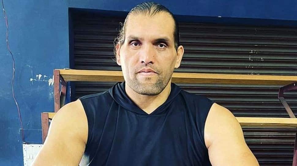 Khali had a very modest childhood and even worked as a stone-breaker and security guard before becoming WWE wrestler. (Source: Twitter)