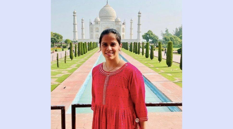 During her visit, Saina Nehwal got the photographs clicked sitting on the main tomb and the famous Diana bench.