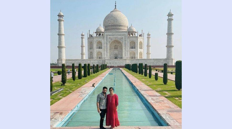 Saina Nehwal and her husband Parupalli Kashyap reached the Taj Mahal at 8 in the morning and stayed for about one and a half hours.