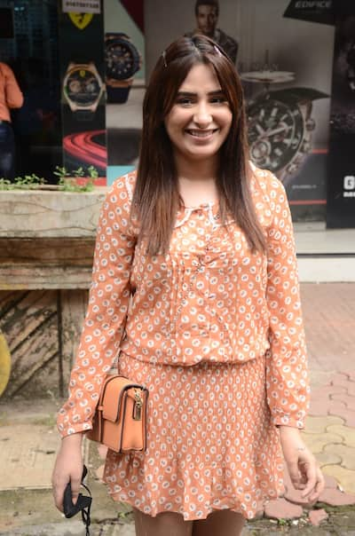 Mahira Sharma spotted shopping in Andheri!