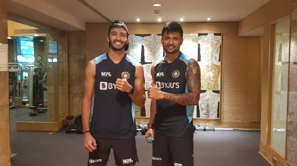 Royal Challengers Bangalore's Devdutt Padikkal (left) and Chennai Super Kings off-spinner Krishnappa Gowtham during quarantine in Mumbai ahead of Sri Lanka tour. (Source: Twitter)