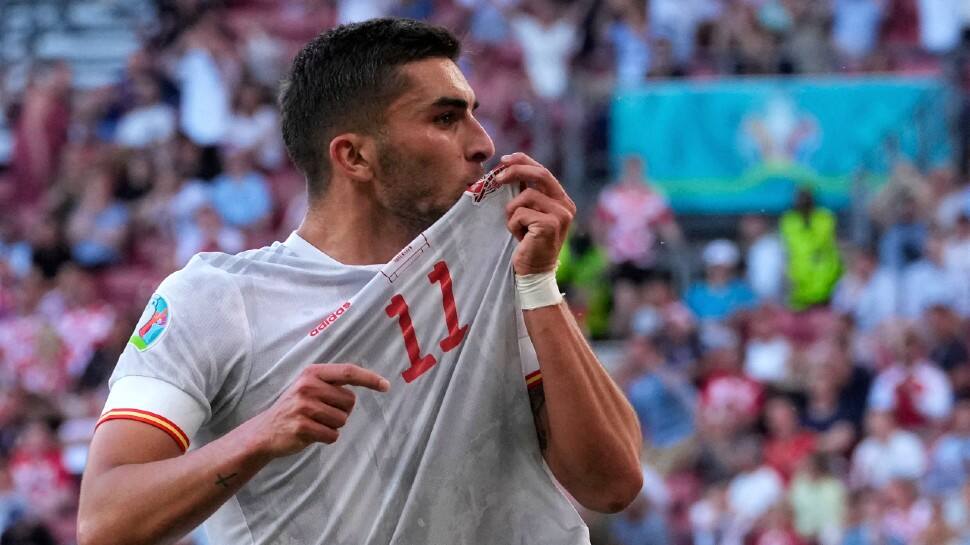 Spain's Ferran Torres celebrates after scoring his side's third goal against Croatia in the UEFA Euro 2020 Round of 16 match. (Source: Twitter)