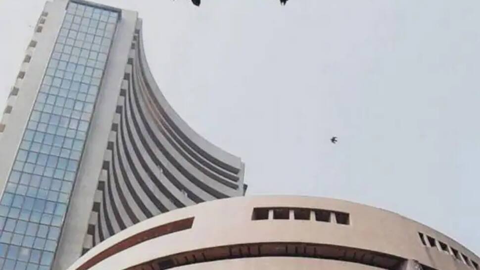 Sensex, Nifty open in green, tech stocks jump high 