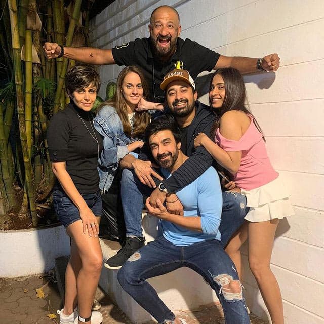 Late Raj Kaushal and Mandira Bedi with celeb friends