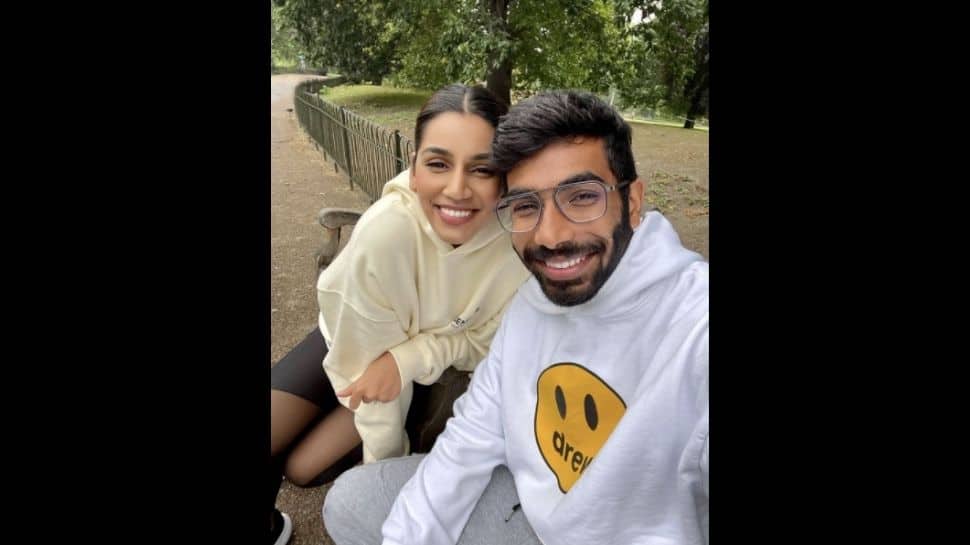 India vs England 2021: Jasprit Bumrah enjoys romantic date with wife Sanjana Ganesan in London park, see pic