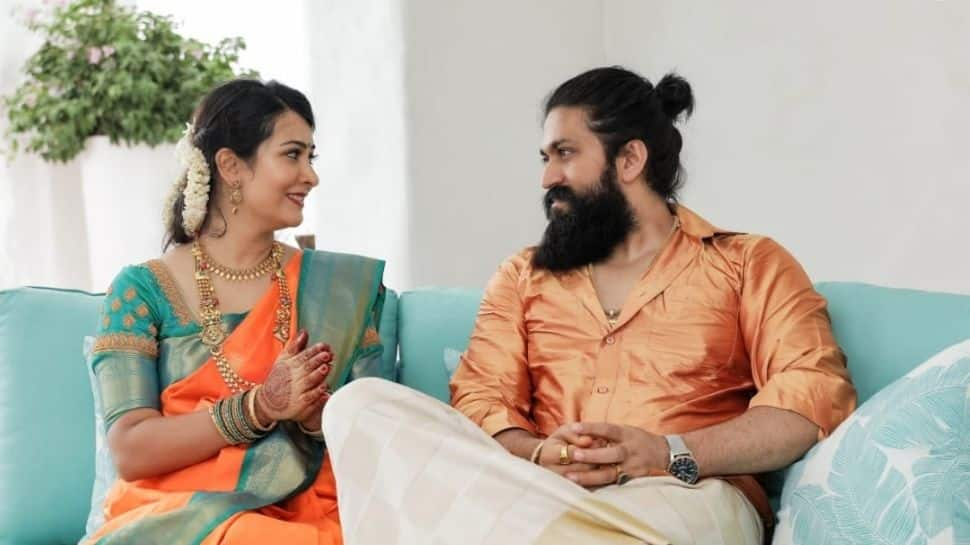 Inside &#039;KGF 2&#039; star Yash and wife Radhika&#039;s fancy housewarming ceremony!