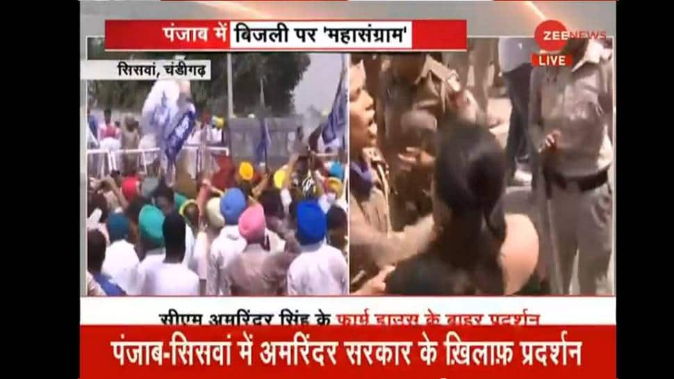 Punjab Police douse water cannon at AAP workers trying to gherao CM&#039;s house