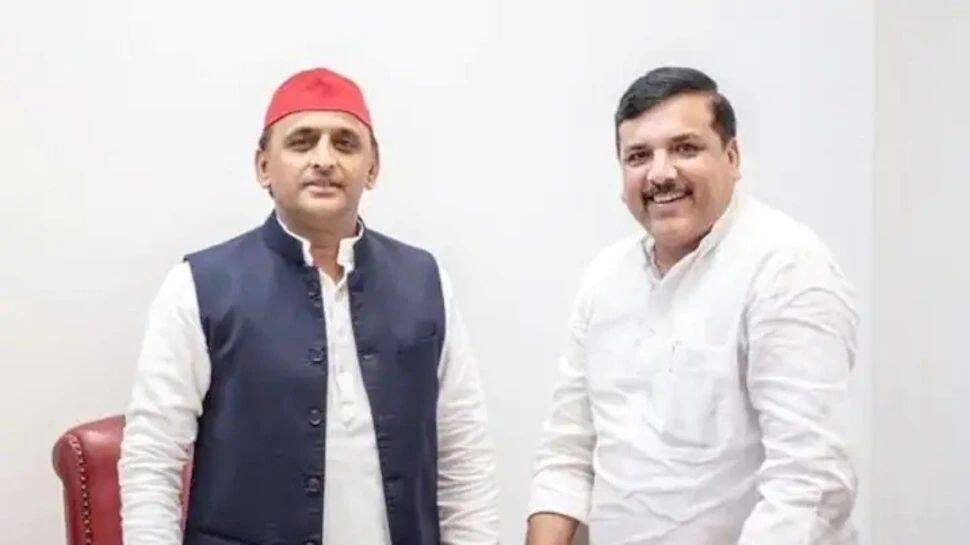 Something&#039;s cooking? AAP leader Sanjay Singh meets SP chief Akhilesh Yadav