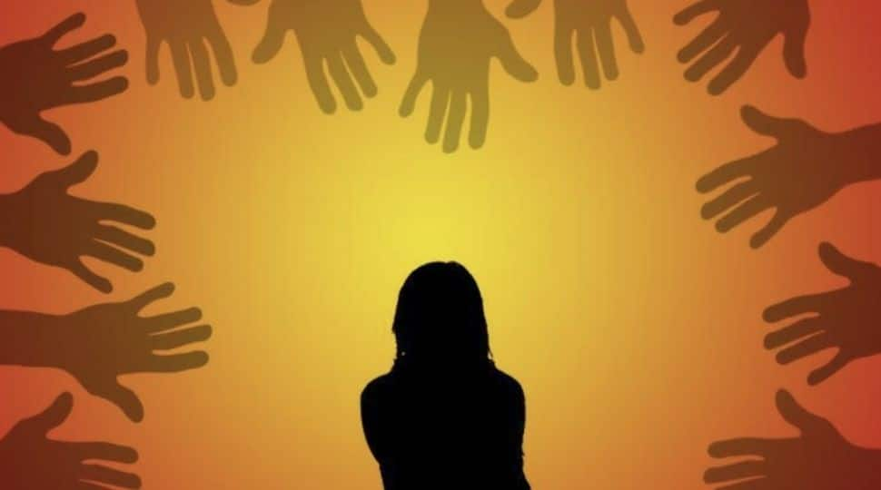 Maharashtra: Woman fights molestation bid by autorickshaw driver, attacked by his people