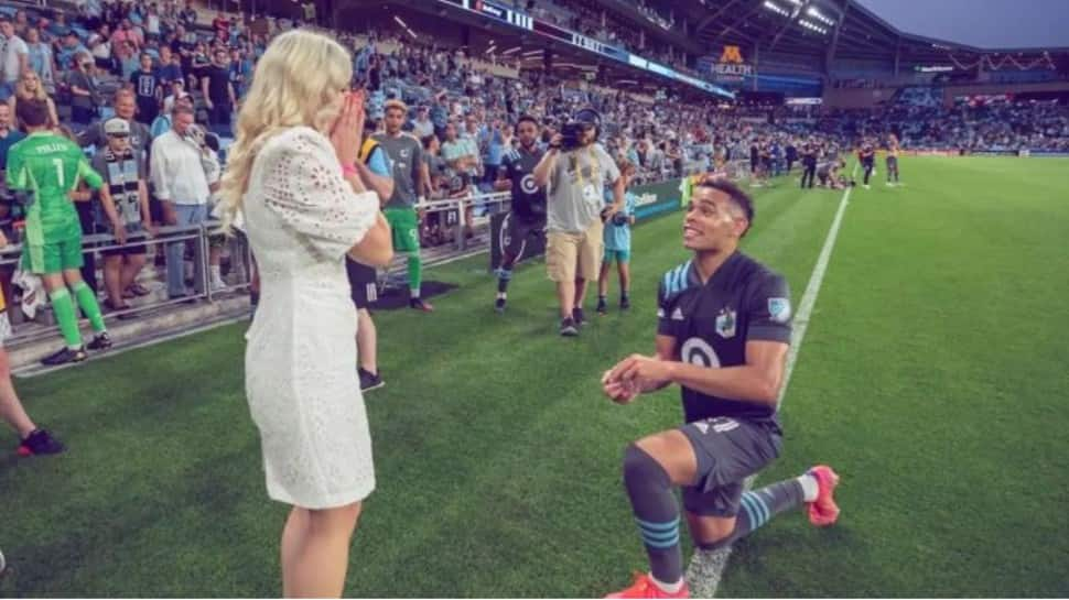 American Footballer Hassani Dotson Stephenson proposes girlfriend on pitch, video goes viral - WATCH