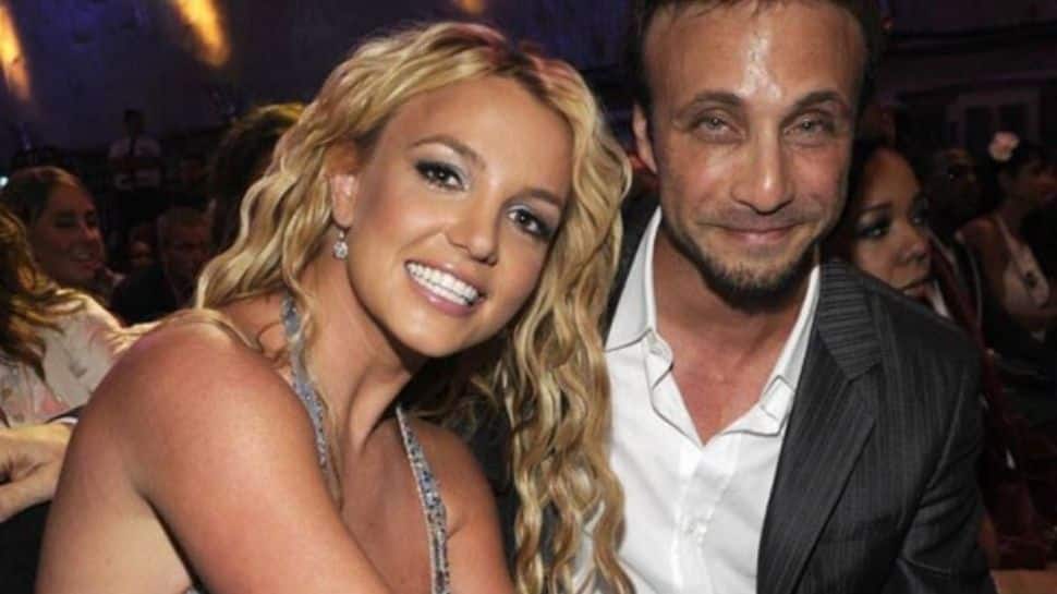 Britney Spears&#039; manager Larry Rudolph resigns, citing singer wants &#039;to Officially Retire&#039;