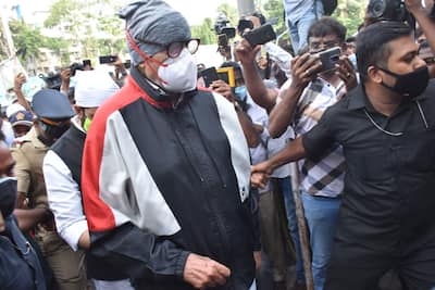 Amitabh Bachchan arrives at Dilip Kumar's funeral
