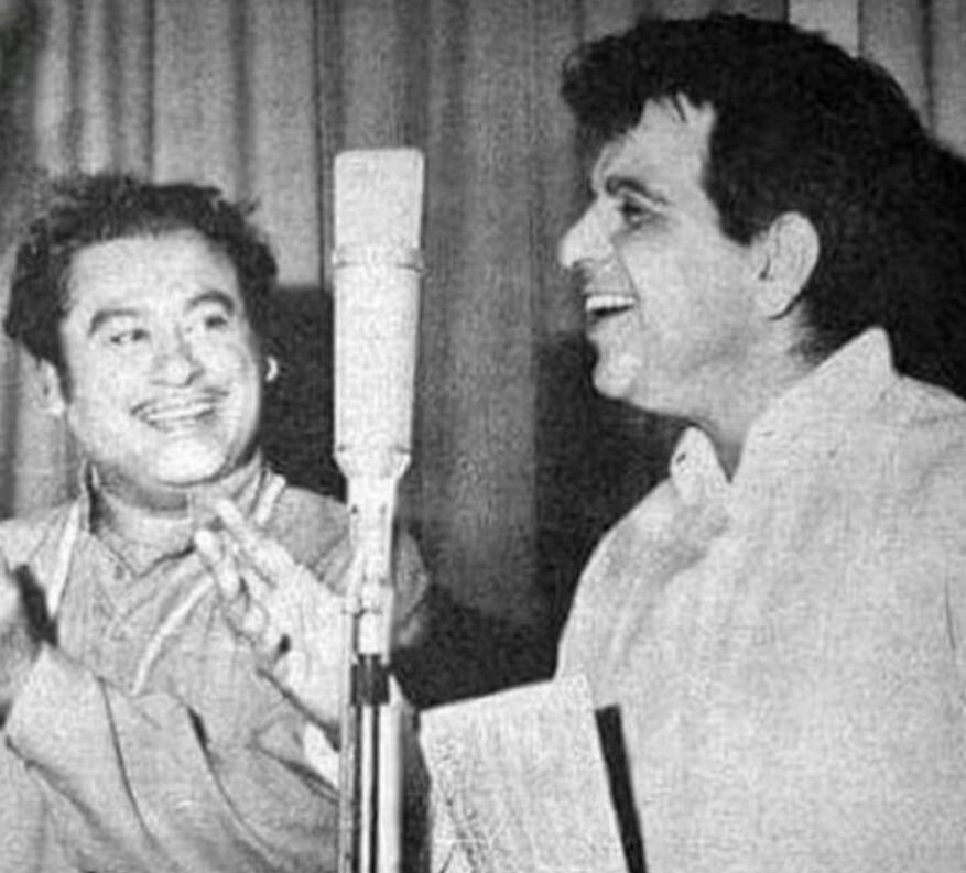 The actor captured with vocal maestro Kishore Kumar