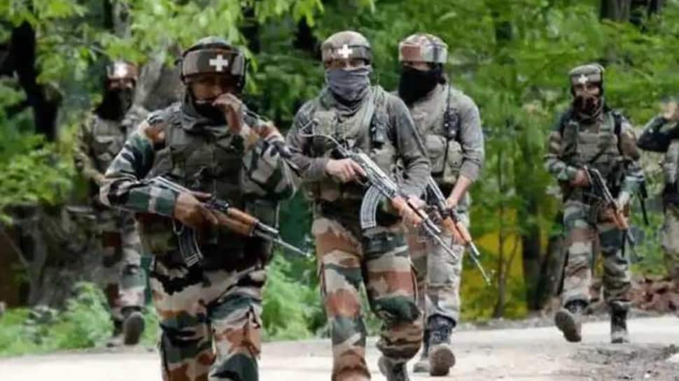 Jammu &amp; Kashmir police arrest terrorist in Hajin, arms and ammunition recovered