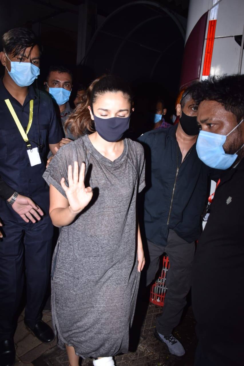 Alia Bhatt clicked in casual attire!