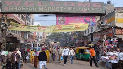 Delhi markets found violating COVID rules 