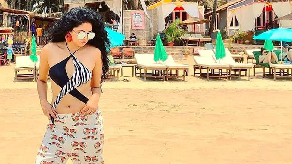 FIR actress Kavita Kaushik SHUTS troll who called her &#039;budhi&#039;, ex Bigg Boss contestant says &#039;budha toh aapka baap bhi hoga&#039;!