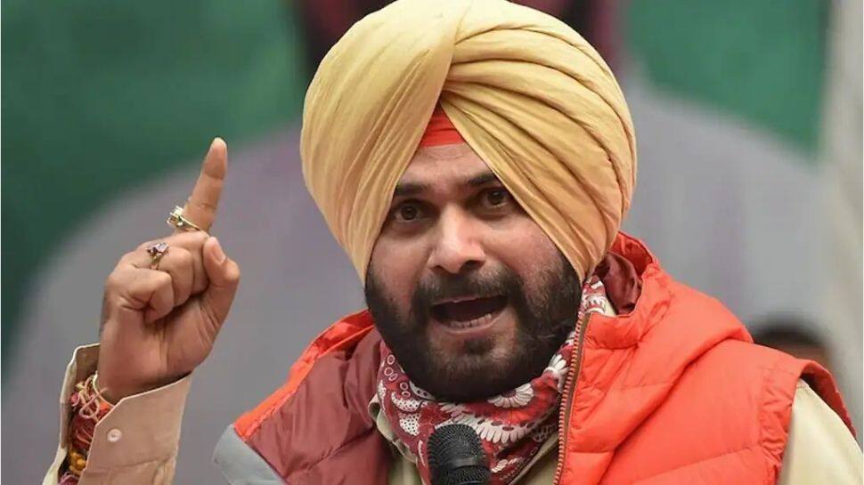 Disgruntled Congress leader Navjot Singh Sidhu says  AAP recognises his work and vision. What&#039;s cooking?