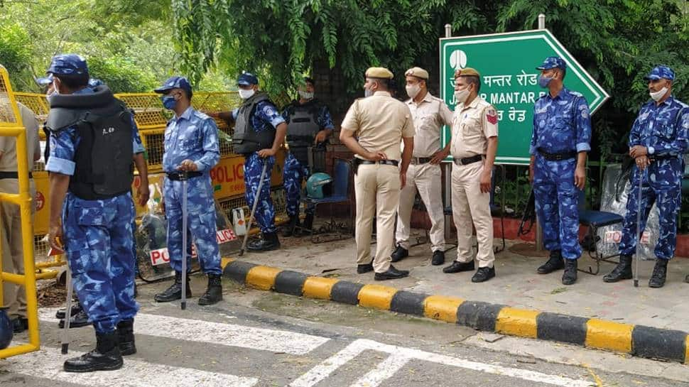 Delhi Police keeps vigil at Jantar Mantar