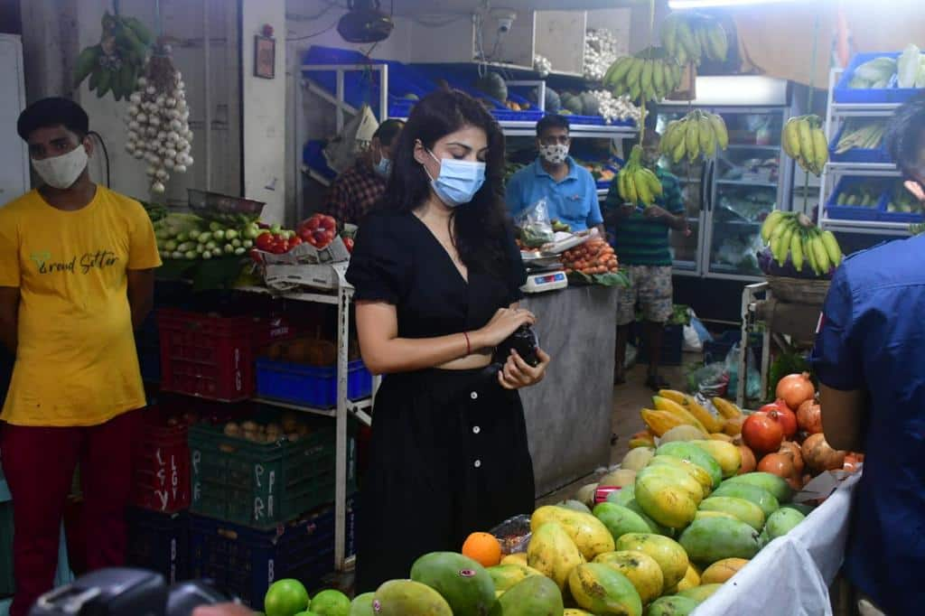 Rhea Chakraborty spotted shopping fruits at Pali market - In pics